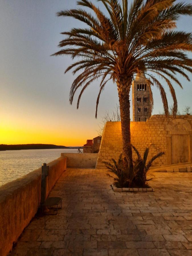 Old Town Rab Studio Apartment Rab Town Buitenkant foto